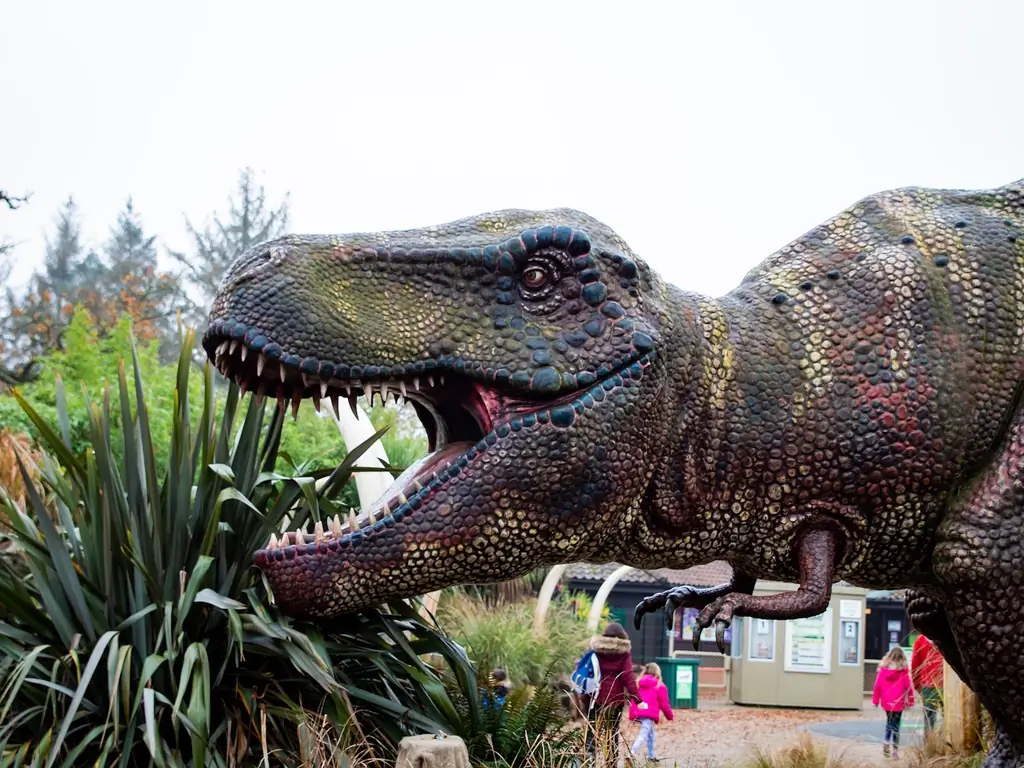 Рев! Приключения динозавров, Норфолк