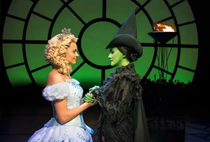 Злой театральный музыкальный спектакль