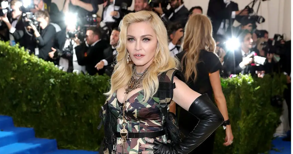 Редкое видео показывает Мадонну со всеми ее шестью детьми