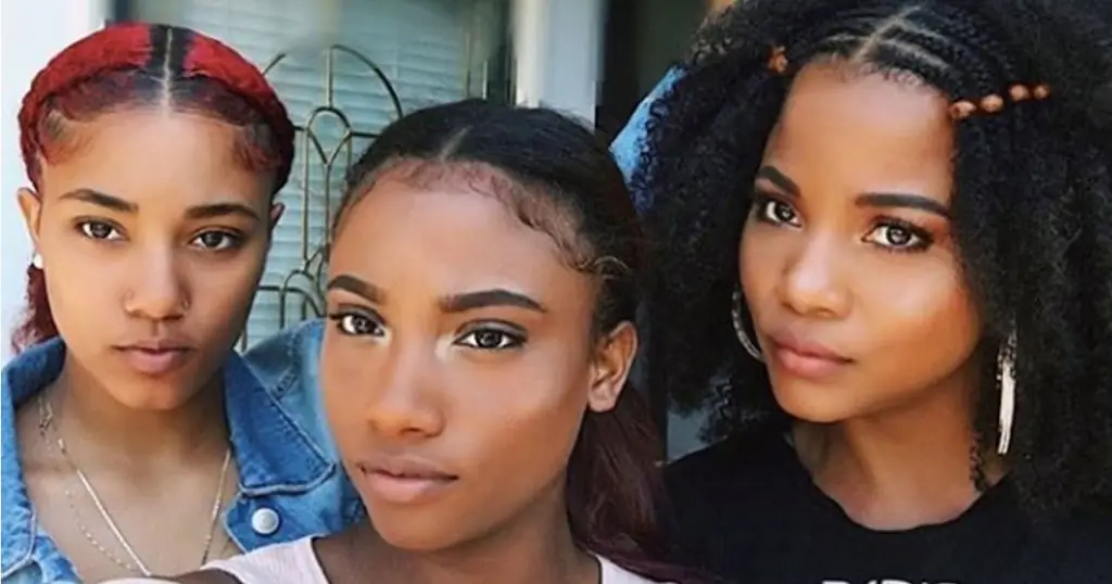 Интернет не может определить, кто из мам на этой фотографии 40-летней женщины и ее детей