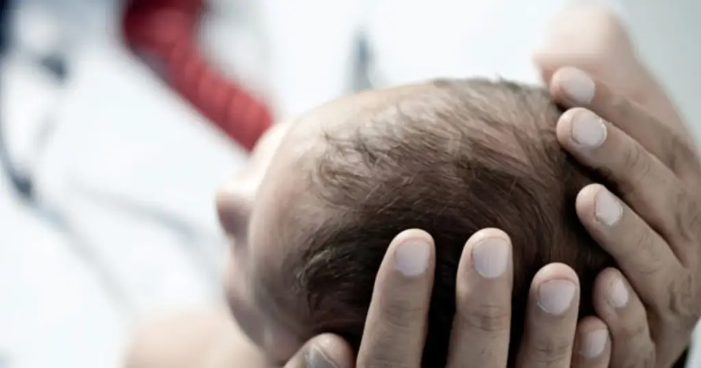 Как справиться с недоношенным или больным ребенком