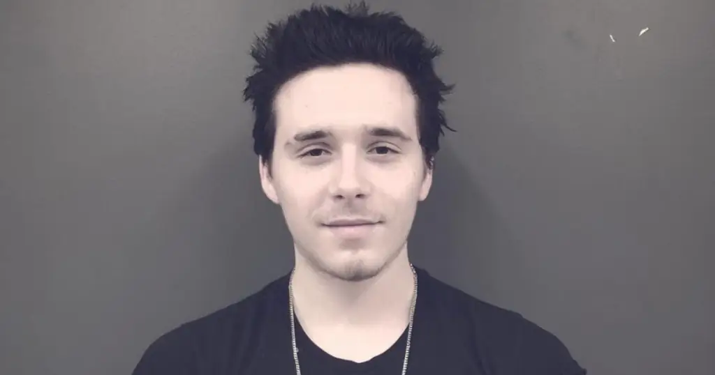 Бруклин Бекхэм демонстрирует милую семейную татуировку