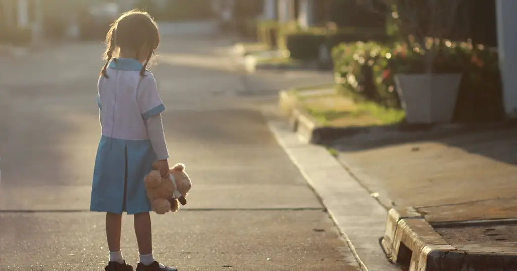 Детская безнадзорность: что это такое и как распознать признаки