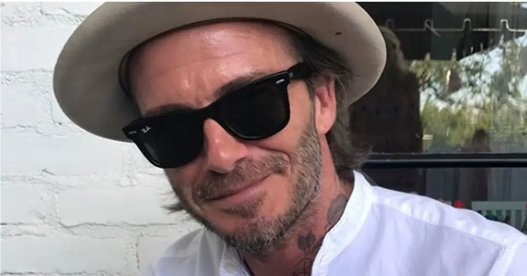 Дэвид Бекхэм делится сладким снимком, пытаясь построить замок Диснея