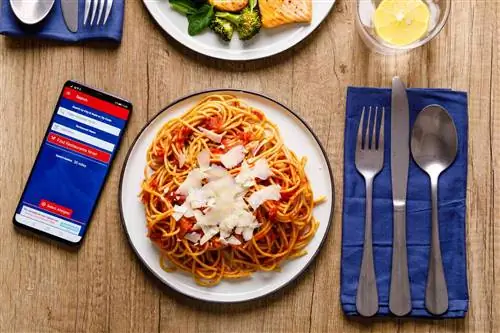 Ужин в ресторане с приложением от аллергии