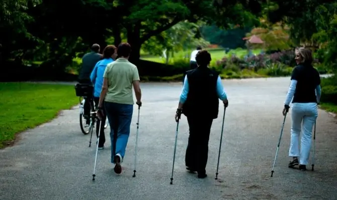 Скандинавская ходьба приносит пользу людям с сердечными заболеваниями