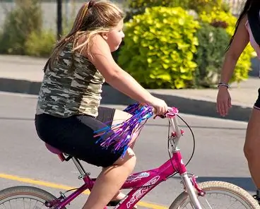 Дефицит витамина D связан с различными типами ожирения у чернокожих и белых детей