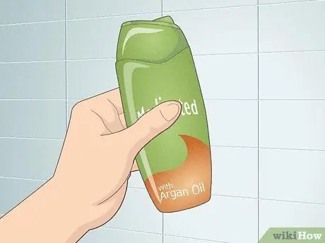 Ремонт поврежденных волос после завивки Шаг 1