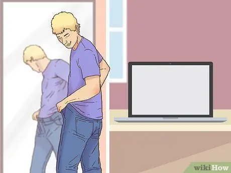 Наденьте джинсы Bootcut, шаг 6