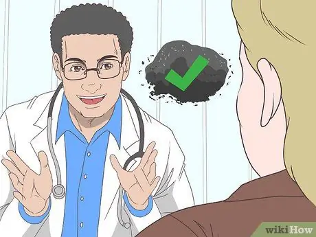 Используйте активированный уголь для отбеливания зубов Шаг 1