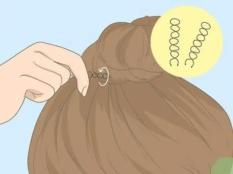 Держите пучок в волосах Шаг 5