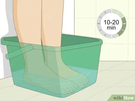 Вылечить грибок ногтей на ногах уксусом, шаг 3