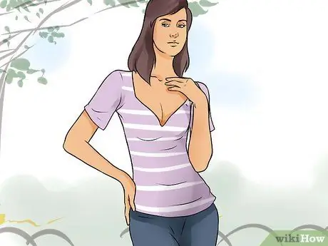 Нанесите стик-дезодорант Шаг 3