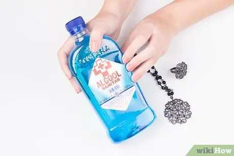 Чистка поддельных украшений, шаг 10