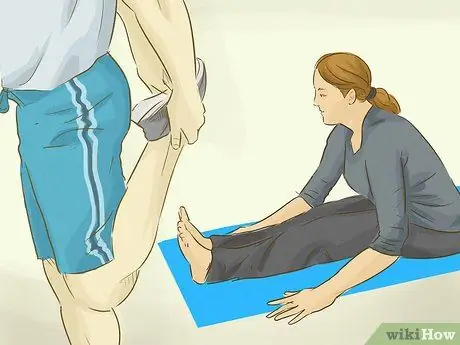 Лечить спазмы в мышцах Шаг 1