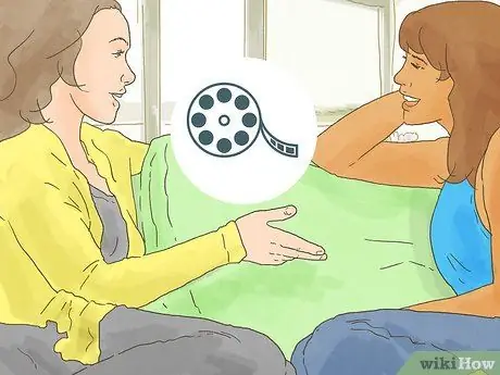 Дайте намеки девушке, которая вам нравится. Шаг 7