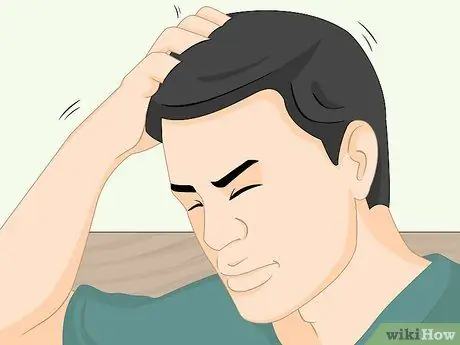 Используйте эфирные масла, чтобы предотвратить зуд кожи головы Шаг 10