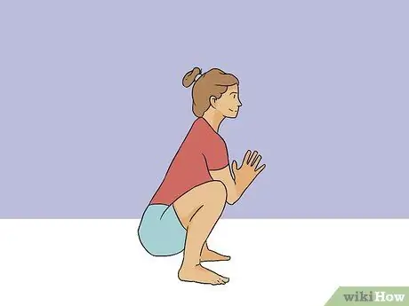 Выполните позу вороны, шаг 4