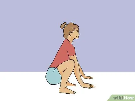 Выполните позу вороны, шаг 5