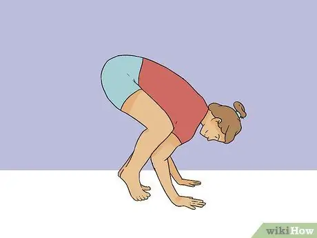 Выполните позу вороны, шаг 7