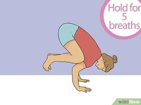 Выполните позу вороны, шаг 9