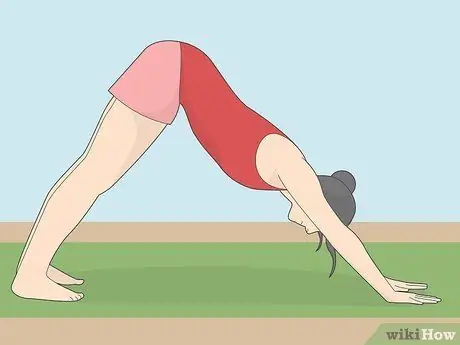 Лечить боль в нервном ишиасе с помощью йоги, шаг 03