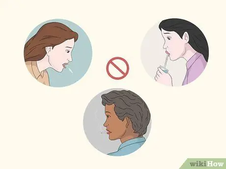 Сложите марлю для рта Шаг 11