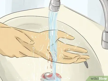 Избегайте отека подмышек Шаг 2