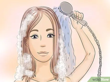 Предотвратить жирность волос Шаг 3