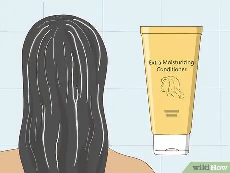 Предотвратить выпадение волос из-за жесткой воды Шаг 3