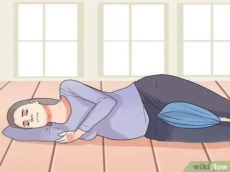 Избегайте боли в круглой связке Шаг 12