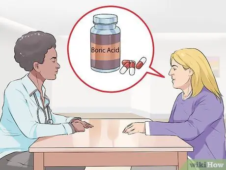 Вставьте суппозитории с борной кислотой Шаг 1
