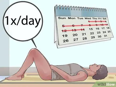 Вставьте суппозитории с борной кислотой Шаг 4