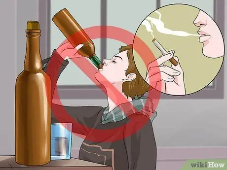 Используйте гель для отбеливания зубов, шаг 15