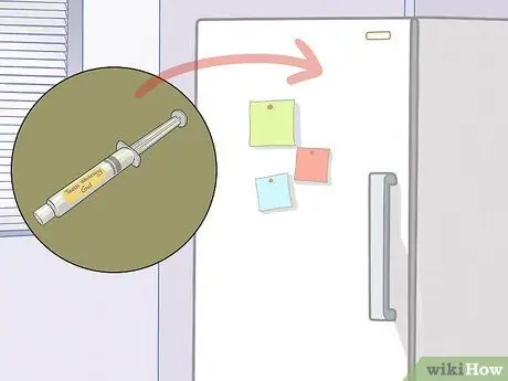 Используйте гель для отбеливания зубов, шаг 9