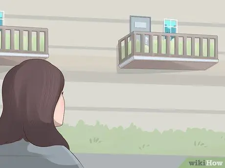 Вешать одежду на балкон Шаг 10