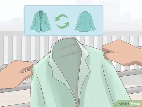 Вешать одежду на балкон Шаг 5