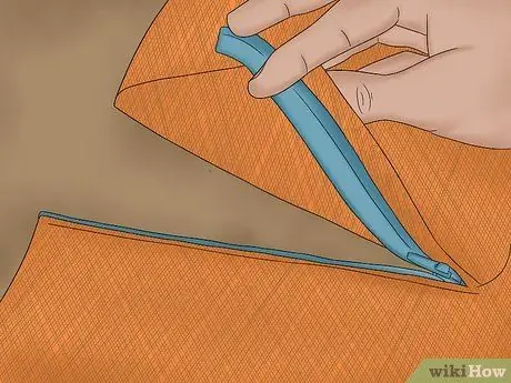 Добавьте подкладку в вязаные или связанные крючком сумки Шаг 6