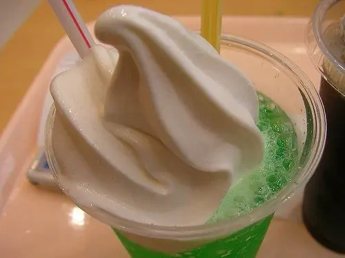 Мороженое в напитке