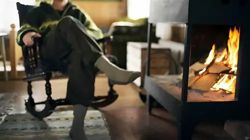 отдых у костра во время праздников