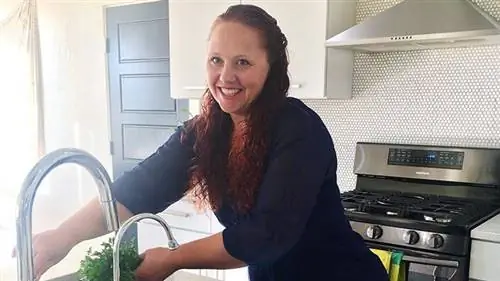 Роза Мартинес, женщина, живущая с ревматоидным артритом и рассеянным склерозом