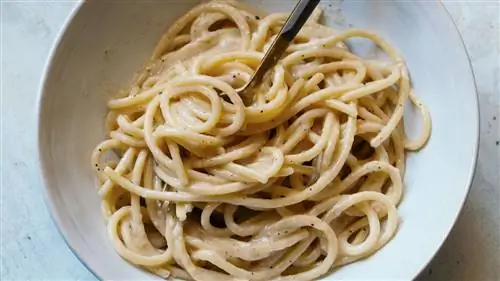 Белые зерна, которые являются очищенным источником углеводов