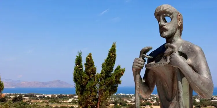 Статуя Асклепия