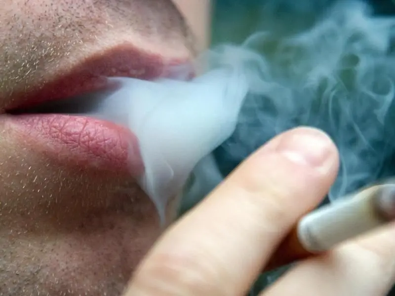 Отказ от курения: медицинские страховые компании хотят предоставить больше поддержки