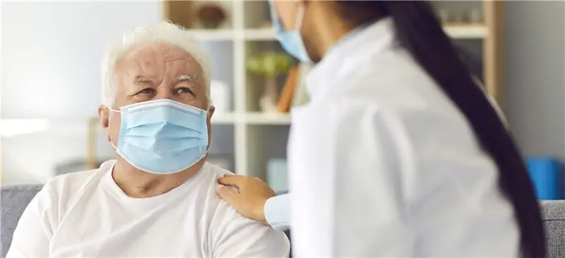 COVID-19: снижение реакции на вакцинацию пожилых людей – причина новых вспышек коронавируса в домах престарелых?