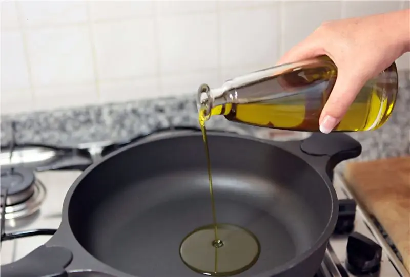 Исследование: оливковое масло не теряет полезных свойств при жарке