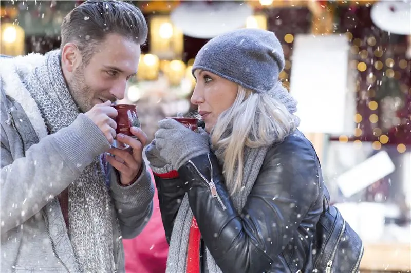 Простуда: почему женщины замерзают быстрее и почему глинтвейн охлаждает тело