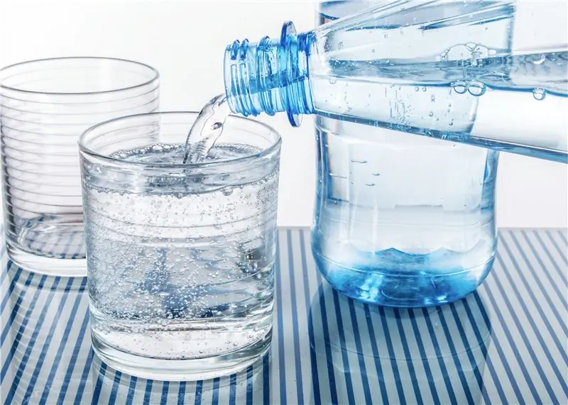 Минеральная вода. Многие типы воды показали хорошие результаты в тестах, но были и отрицательные исключения