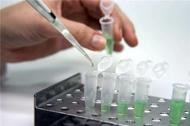 Умер двухлетний ребенок: врач до сих пор защищает опасную терапию