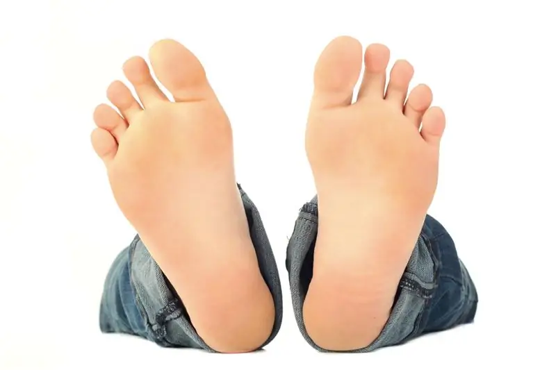 Лучшие советы против потливости ног летом